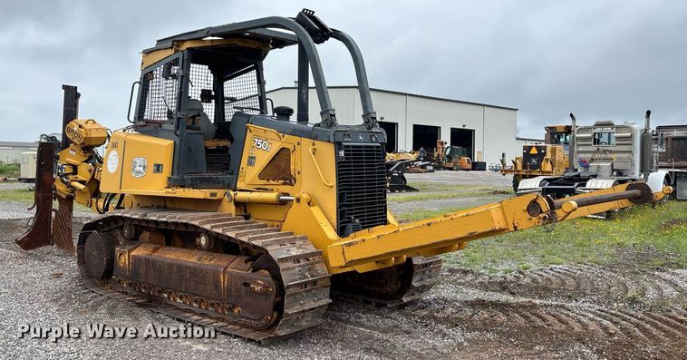 image for item DW7139 2008 John Deere 750J LT vibratory cable plow