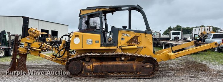 image for item DW7139 2008 John Deere 750J LT vibratory cable plow