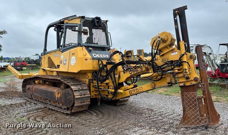 image for item DW7139 2008 John Deere 750J LT vibratory cable plow