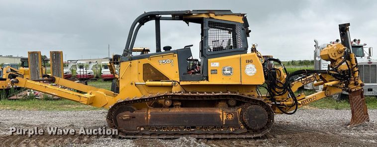 image for item DW7139 2008 John Deere 750J LT vibratory cable plow