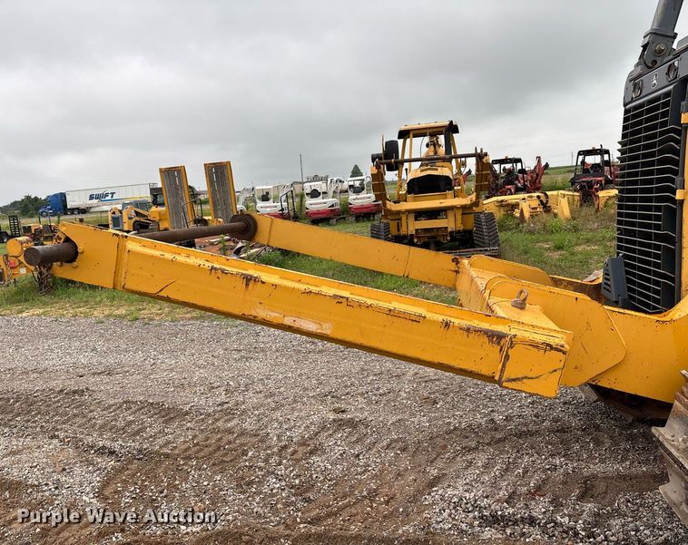 image for item DW7139 2008 John Deere 750J LT vibratory cable plow