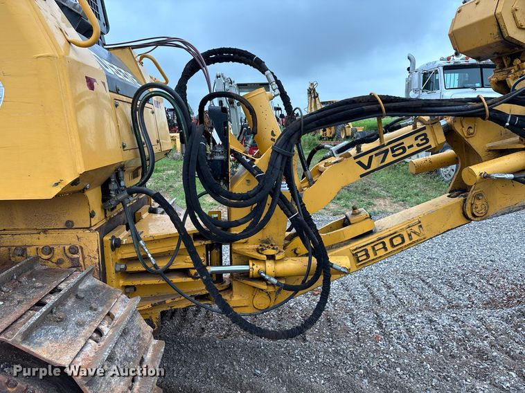 image for item DW7139 2008 John Deere 750J LT vibratory cable plow