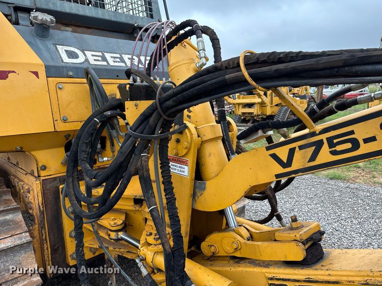 image for item DW7139 2008 John Deere 750J LT vibratory cable plow