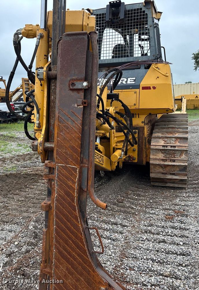 image for item DW7139 2008 John Deere 750J LT vibratory cable plow