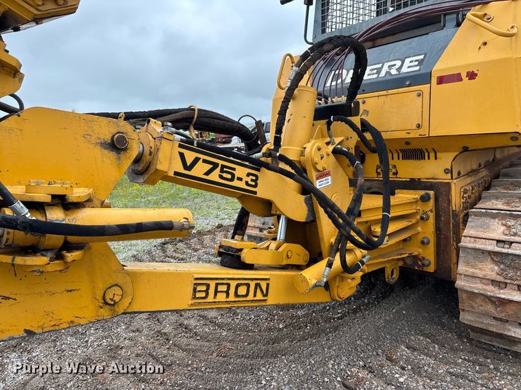 image for item DW7139 2008 John Deere 750J LT vibratory cable plow