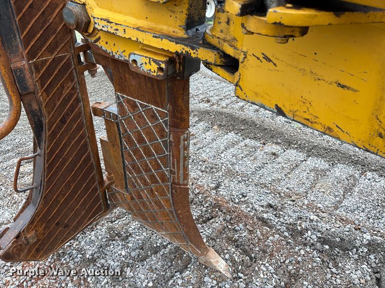 image for item DW7139 2008 John Deere 750J LT vibratory cable plow