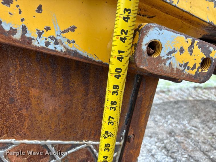 image for item DW7139 2008 John Deere 750J LT vibratory cable plow