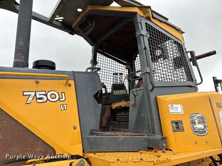 image for item DW7139 2008 John Deere 750J LT vibratory cable plow