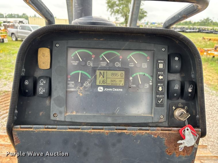 image for item DW7139 2008 John Deere 750J LT vibratory cable plow