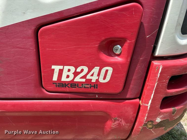 image for item DW7141 2018 Takeuchi TB240 mini excavator