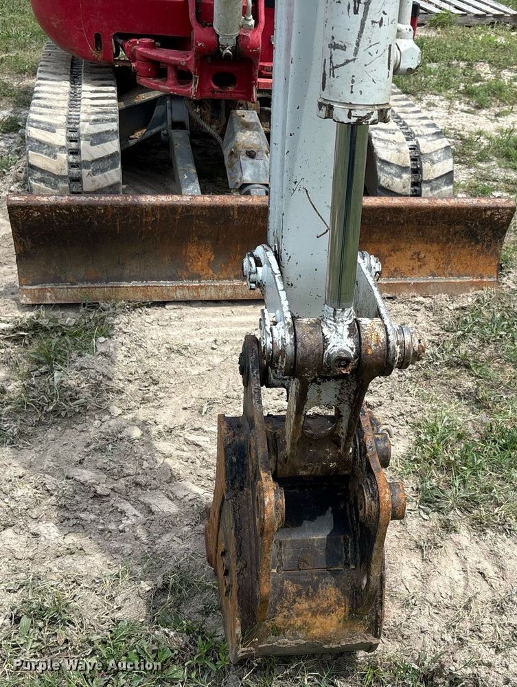 image for item DW7141 2018 Takeuchi TB240 mini excavator