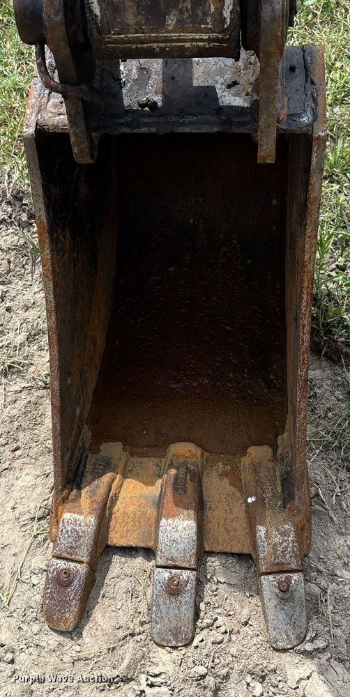 image for item DW7141 2018 Takeuchi TB240 mini excavator