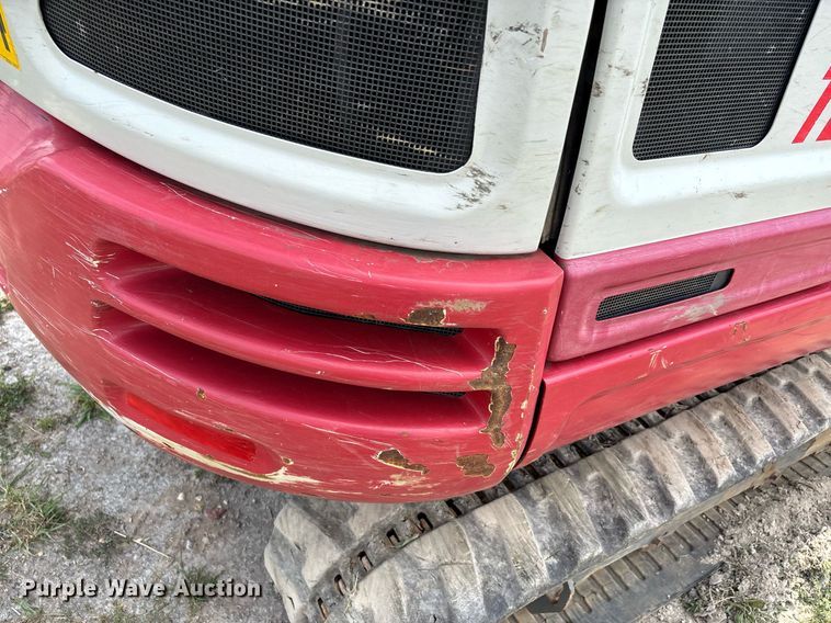 image for item DW7141 2018 Takeuchi TB240 mini excavator