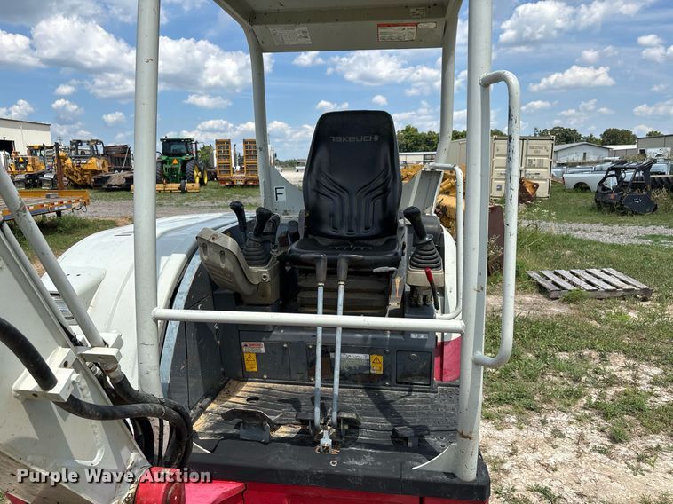 image for item DW7141 2018 Takeuchi TB240 mini excavator