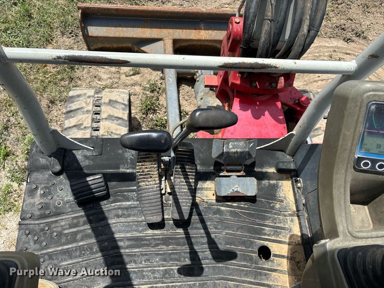 image for item DW7141 2018 Takeuchi TB240 mini excavator