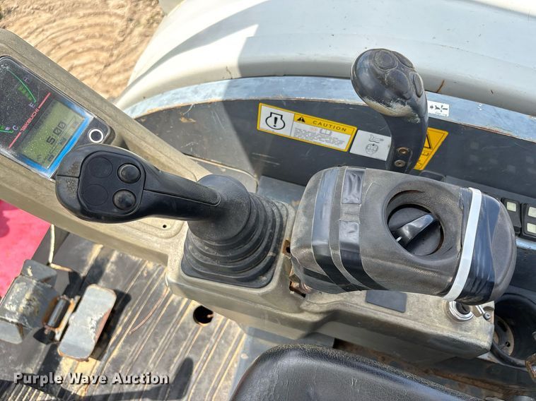 image for item DW7141 2018 Takeuchi TB240 mini excavator