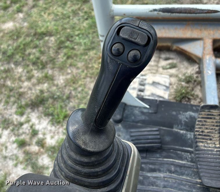 image for item DW7141 2018 Takeuchi TB240 mini excavator