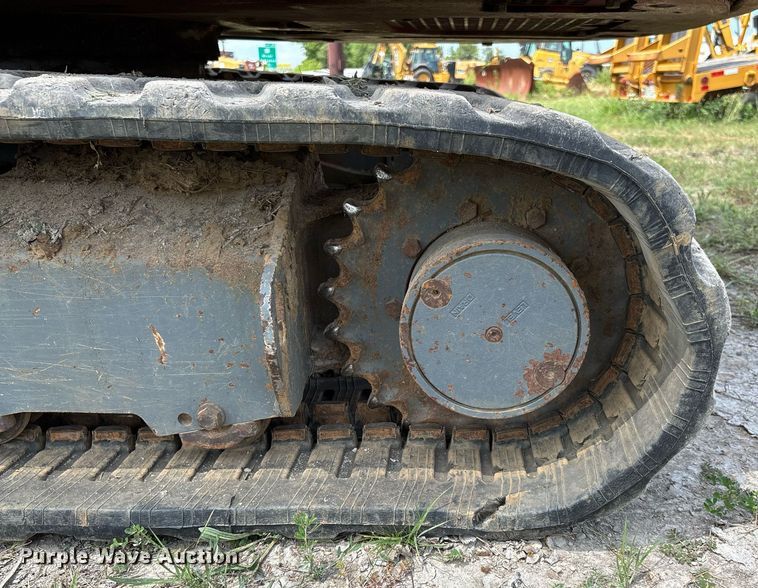 image for item DW7141 2018 Takeuchi TB240 mini excavator