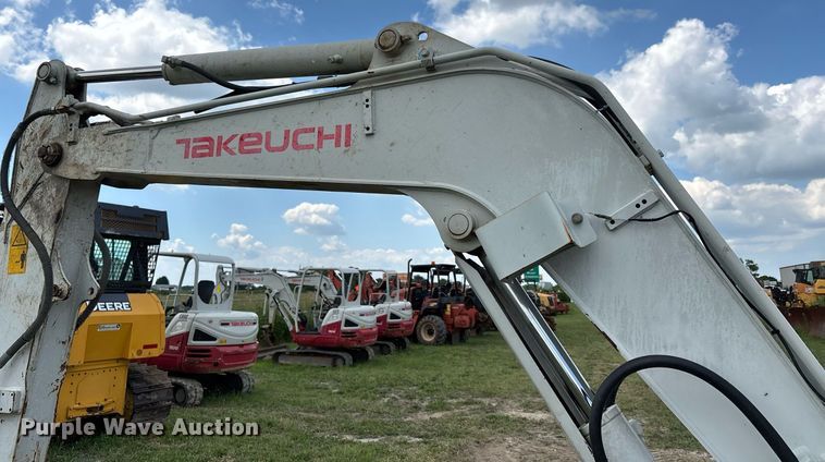 image for item DW7142 2018 Takeuchi TB240 mini excavator