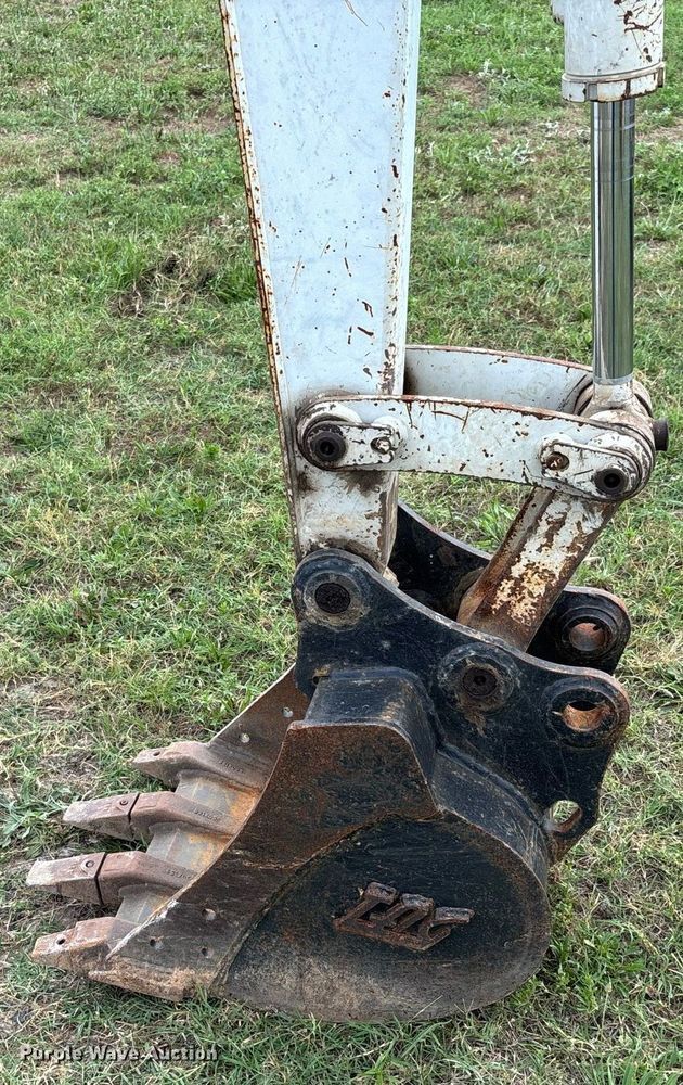 image for item DW7142 2018 Takeuchi TB240 mini excavator