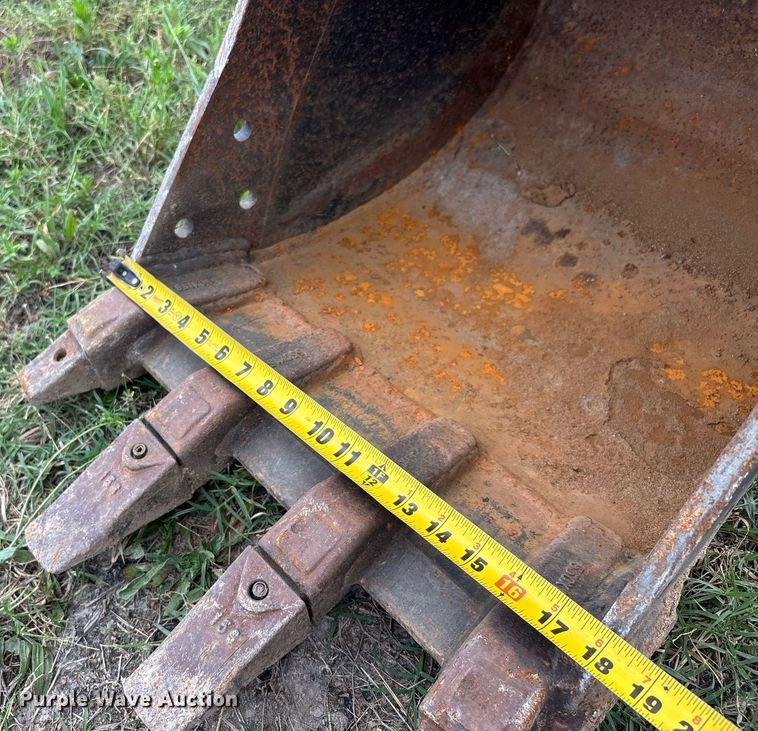 image for item DW7142 2018 Takeuchi TB240 mini excavator