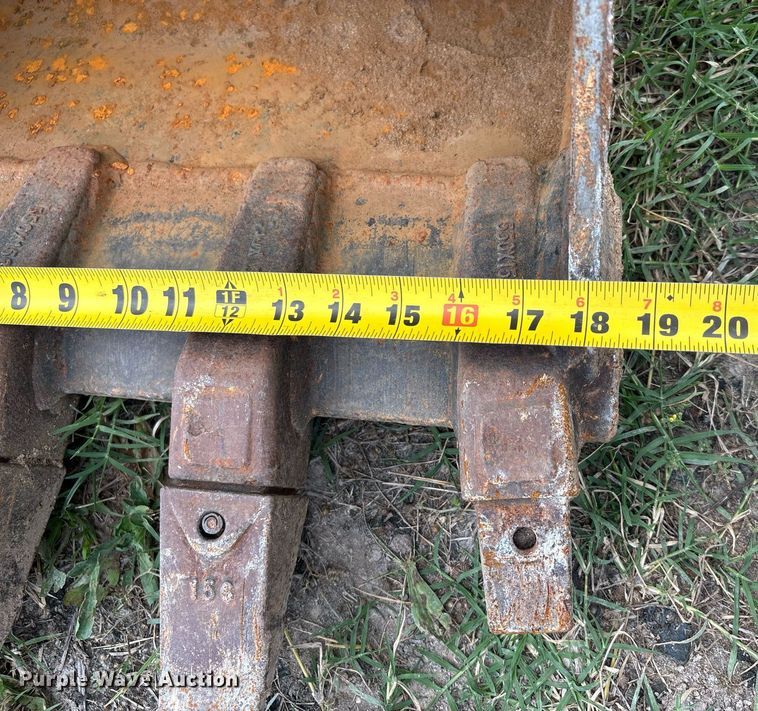 image for item DW7142 2018 Takeuchi TB240 mini excavator