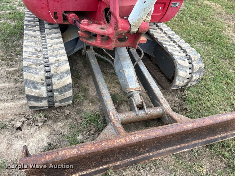 image for item DW7142 2018 Takeuchi TB240 mini excavator