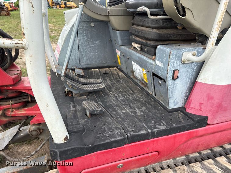 image for item DW7142 2018 Takeuchi TB240 mini excavator