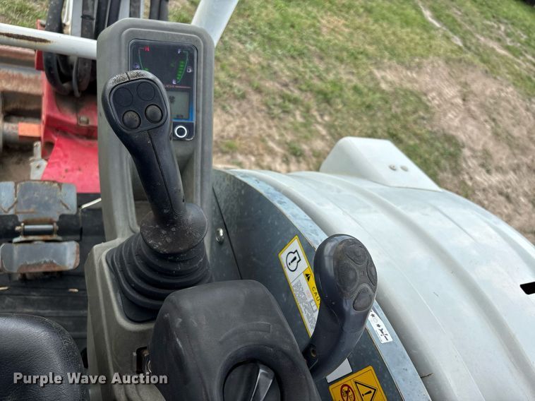 image for item DW7142 2018 Takeuchi TB240 mini excavator