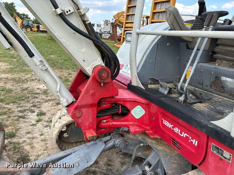 image for item DW7143 2018 Takeuchi TB240 mini excavator