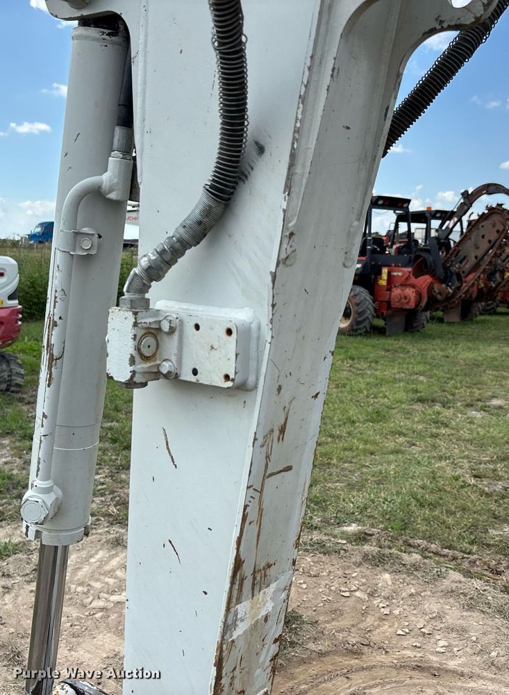 image for item DW7143 2018 Takeuchi TB240 mini excavator