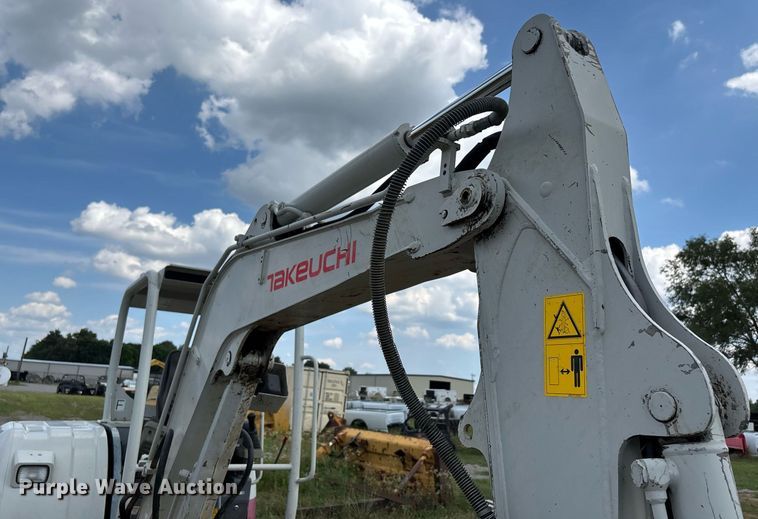 image for item DW7143 2018 Takeuchi TB240 mini excavator