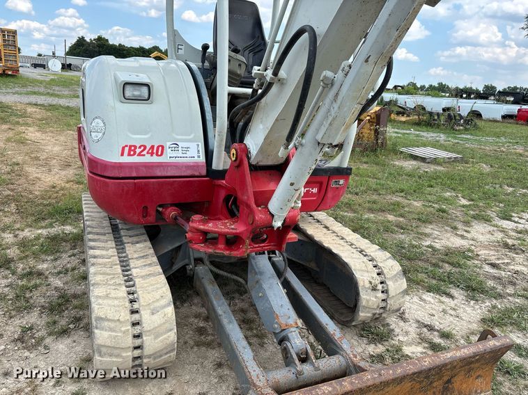 image for item DW7143 2018 Takeuchi TB240 mini excavator