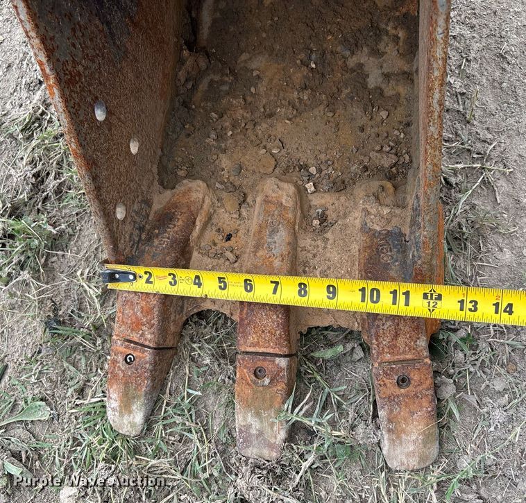 image for item DW7143 2018 Takeuchi TB240 mini excavator