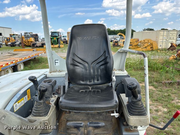 image for item DW7143 2018 Takeuchi TB240 mini excavator