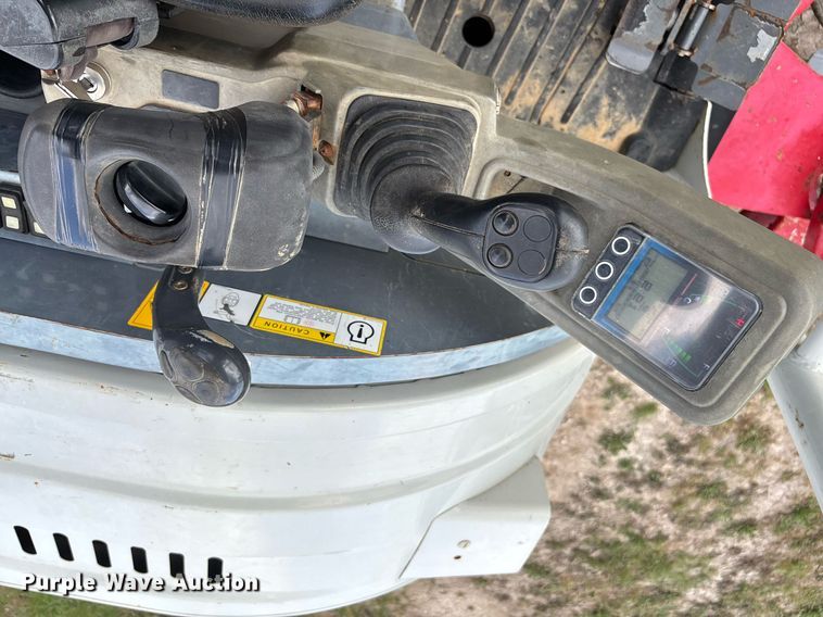 image for item DW7143 2018 Takeuchi TB240 mini excavator