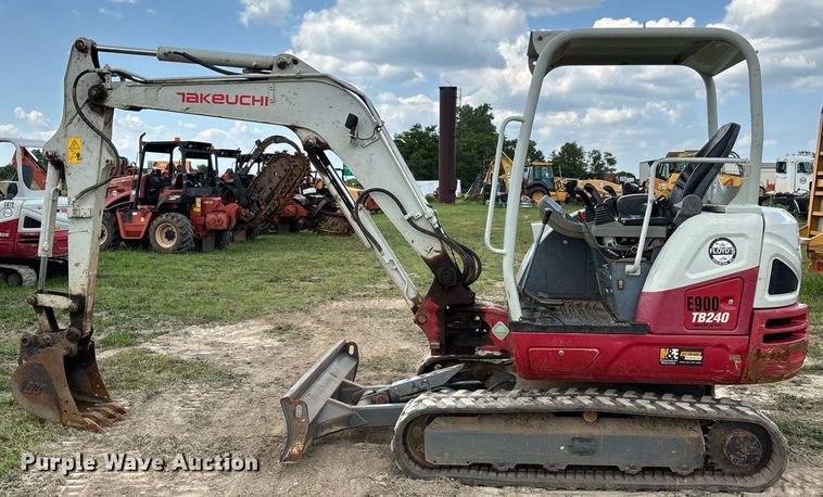 image for item DW7144 2019 Takeuchi TB240 mini excavator