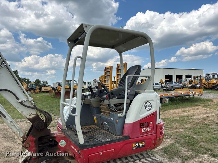 image for item DW7144 2019 Takeuchi TB240 mini excavator
