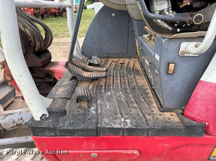 image for item DW7144 2019 Takeuchi TB240 mini excavator