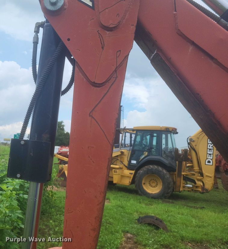 image for item DW7145 2015 Ditch Witch RT100 trencher