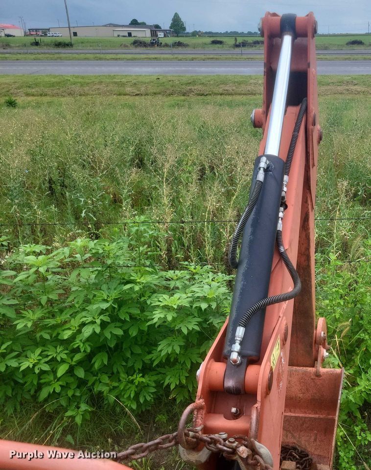 image for item DW7145 2015 Ditch Witch RT100 trencher