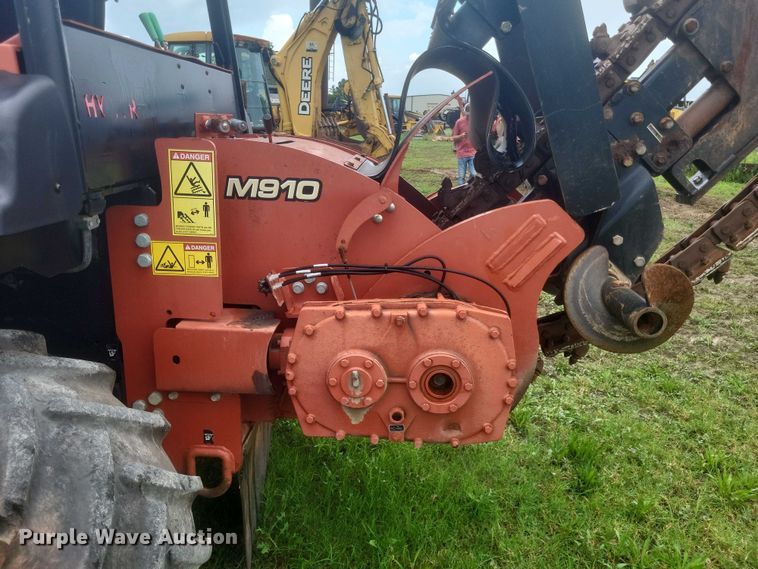 image for item DW7145 2015 Ditch Witch RT100 trencher
