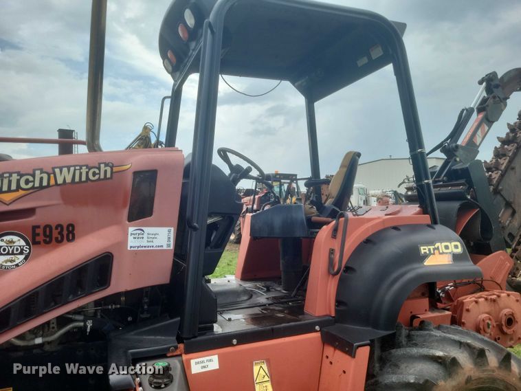 image for item DW7145 2015 Ditch Witch RT100 trencher
