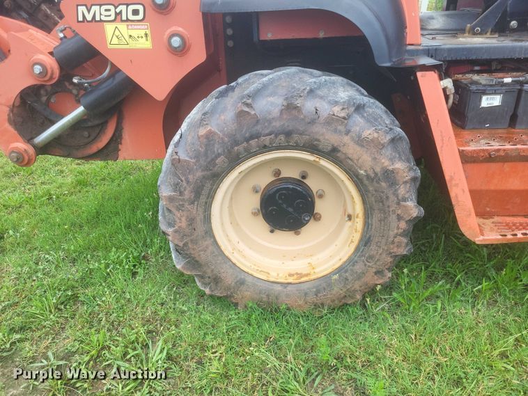 image for item DW7145 2015 Ditch Witch RT100 trencher