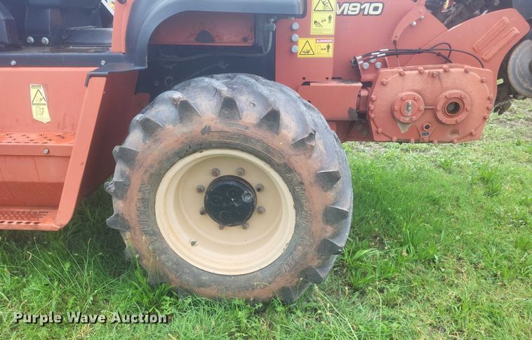 image for item DW7145 2015 Ditch Witch RT100 trencher