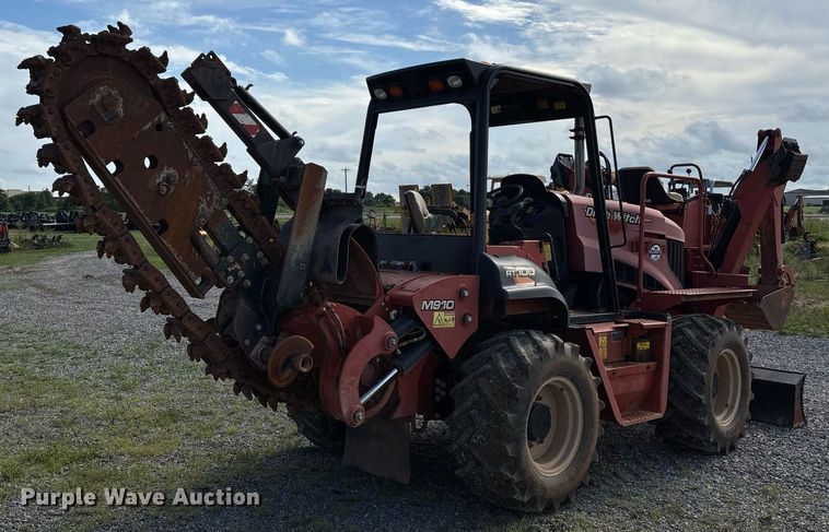 image for item DW7146 2015 Ditch Witch RT100 trencher