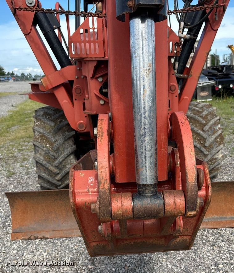 image for item DW7146 2015 Ditch Witch RT100 trencher