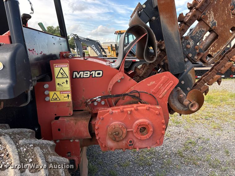 image for item DW7146 2015 Ditch Witch RT100 trencher