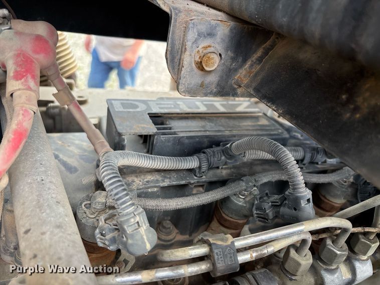 image for item DW7146 2015 Ditch Witch RT100 trencher