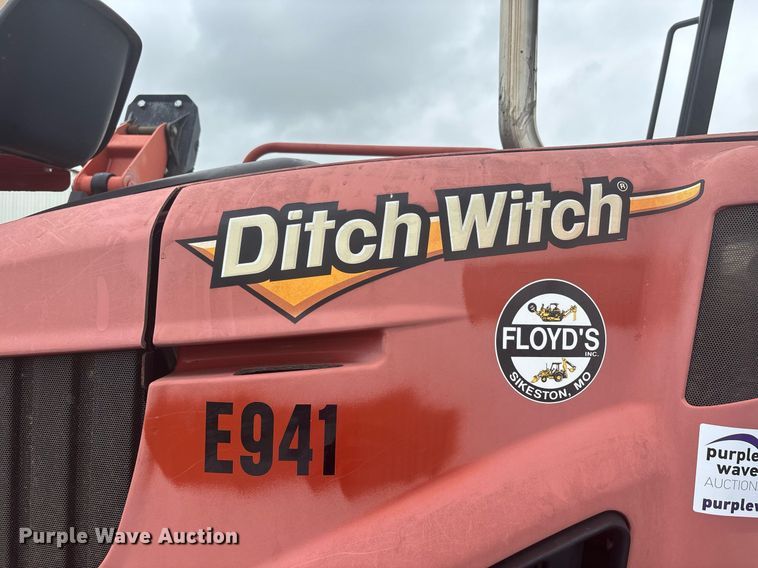 image for item DW7147 2015 Ditch Witch RT100 trencher